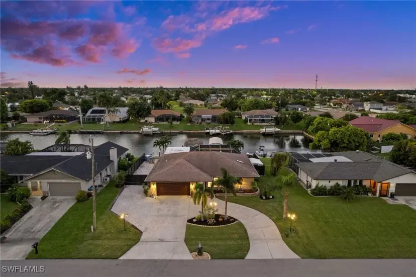 Picture of 617 SE 28Th Ter, Cape Coral FL 33904