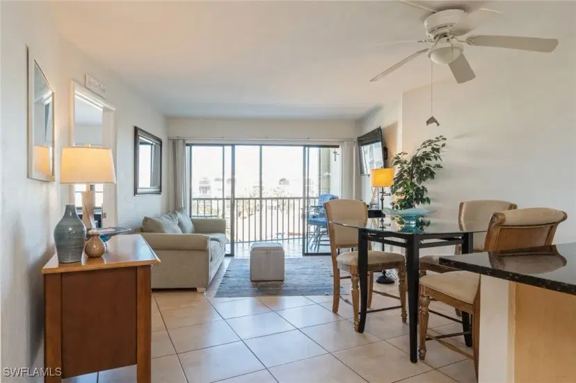 Picture of 1007 Anglers Cv J404, Marco Island FL 34145