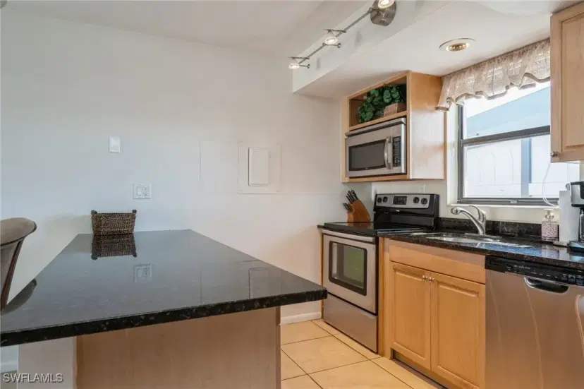 Picture of 1007 Anglers Cv J404, Marco Island FL 34145