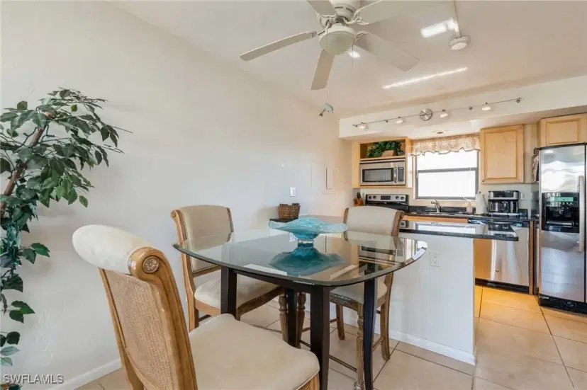 Picture of 1007 Anglers Cv J404, Marco Island FL 34145