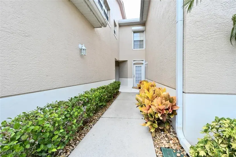 Picture of 343 Dover Pl A-103, Naples FL 34104