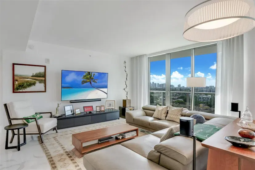 Picture of 1180 N Federal Hwy 1203, Fort Lauderdale FL 33304