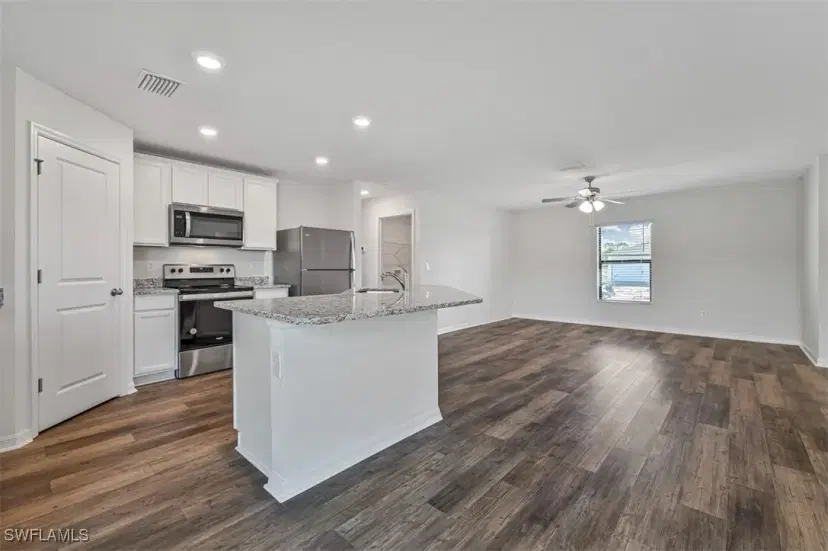 Picture of 840 Gen D Macarthur Ave, Labelle FL 33935