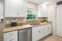 Picture of 900 Coconut Cir W, Naples, FL 34104