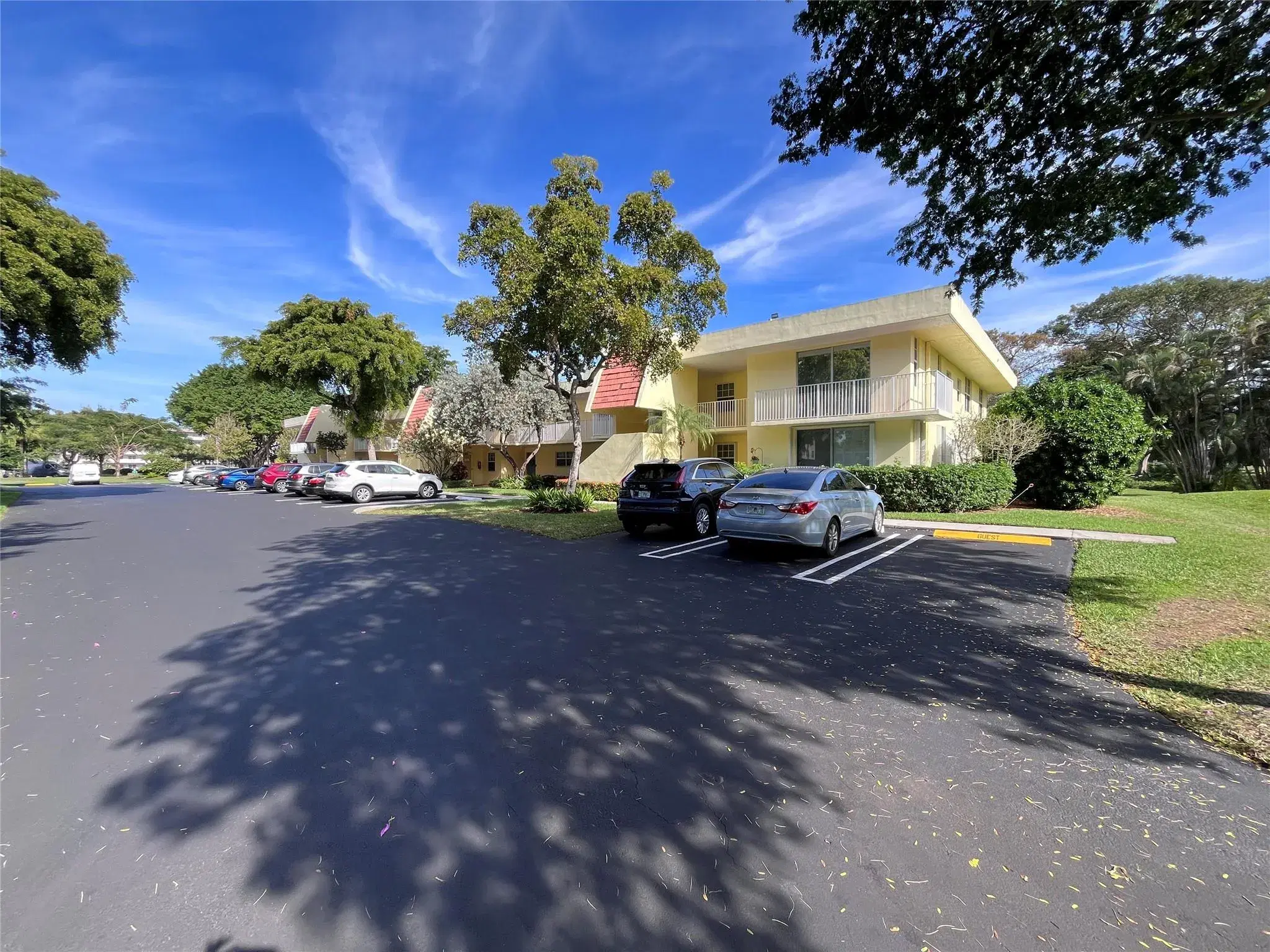 Picture of 500 Oaks Ln 208, Pompano Beach, FL 33069