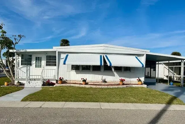 Picture of 611 Water Lily Dr, Venice FL 34293