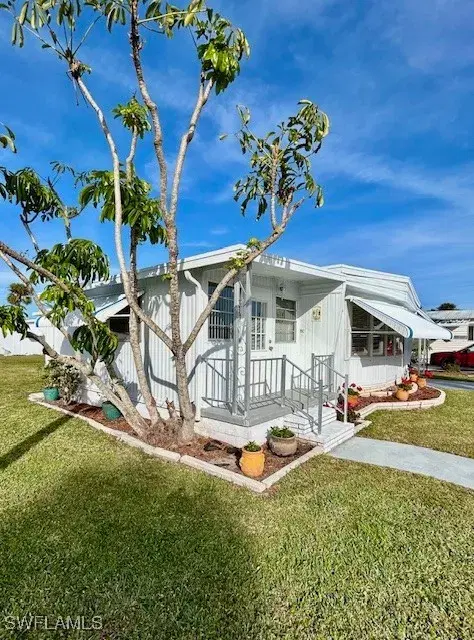 Picture of 611 Water Lily Dr, Venice FL 34293