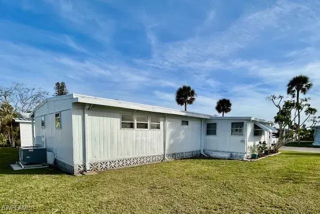 Picture of 611 Water Lily Dr, Venice FL 34293