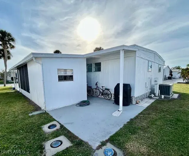Picture of 611 Water Lily Dr, Venice FL 34293