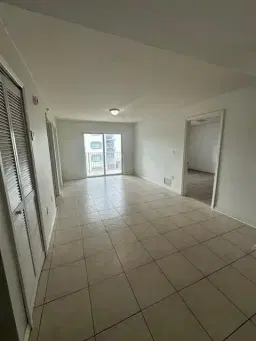 Picture of 2415 NW 16Th Street Rd 407-1, Miami, FL 33125