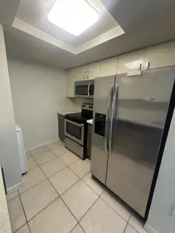 Picture of 2415 NW 16Th Street Rd 407-1, Miami, FL 33125