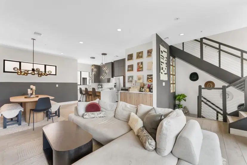 Picture of 835 NE 17Th Ter 9, Fort Lauderdale FL 33304