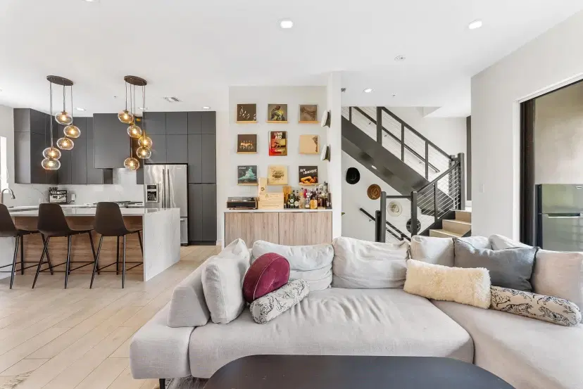 Picture of 835 NE 17Th Ter 9, Fort Lauderdale FL 33304