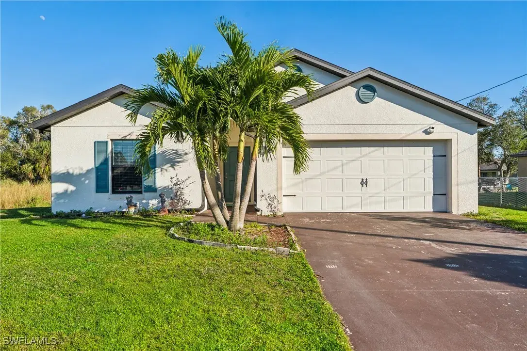 Picture of 811 Lystra Ave, Fort Myers, FL 33913