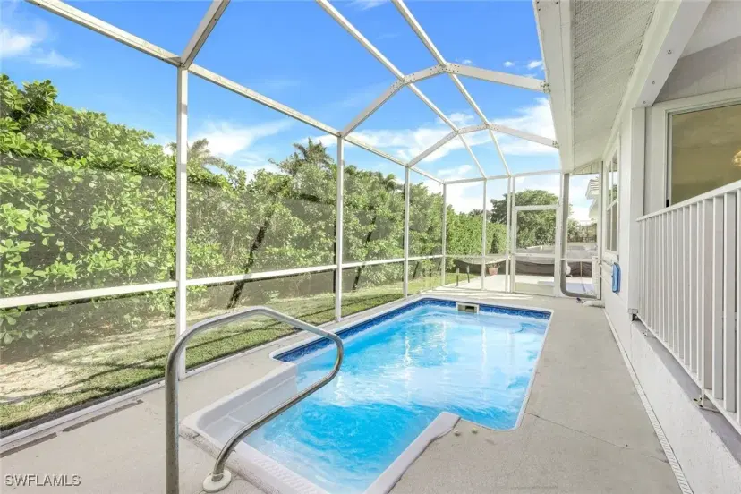 Picture of 137 Bald Eagle Dr, Marco Island FL 34145