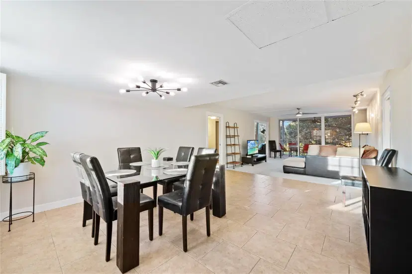 Picture of 3900 Oaks Clubhouse Dr 310, Pompano Beach FL 33069