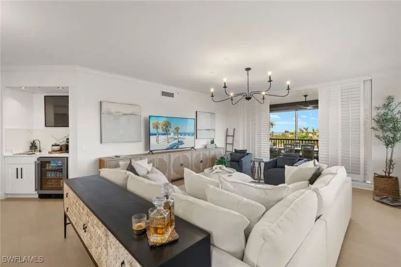 Picture of 8720 Bay Colony Dr 404, Naples FL 34108