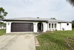 Picture of 621 Lake Ave, Lehigh Acres, FL 33972