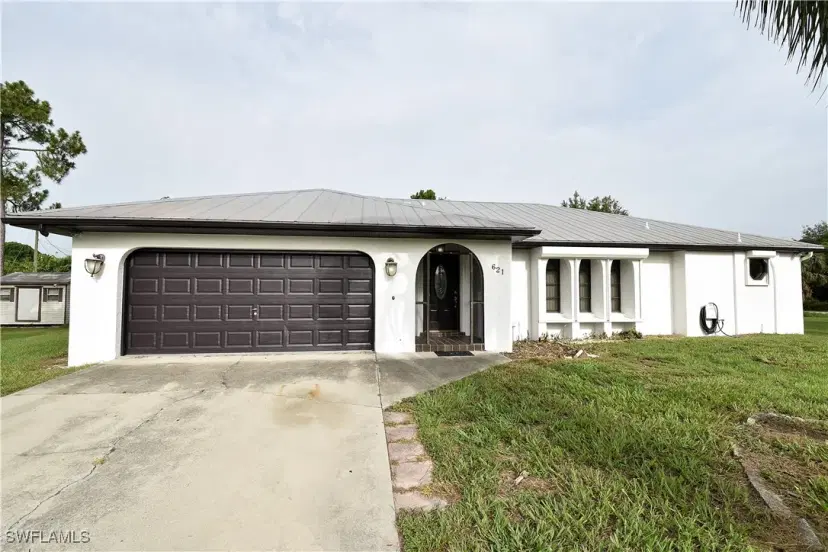 Picture of 621 Lake Ave, Lehigh Acres FL 33972