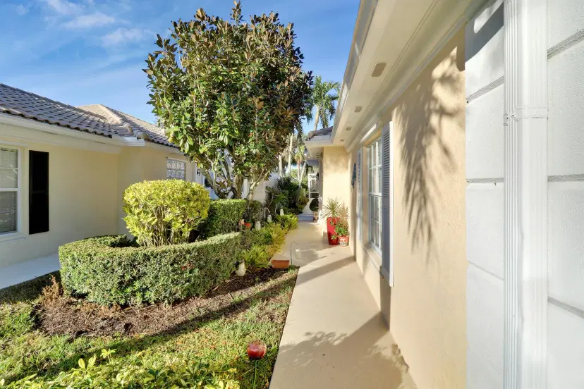 Picture of 925 Magdalena Road, Palm Beach Gardens FL 33410