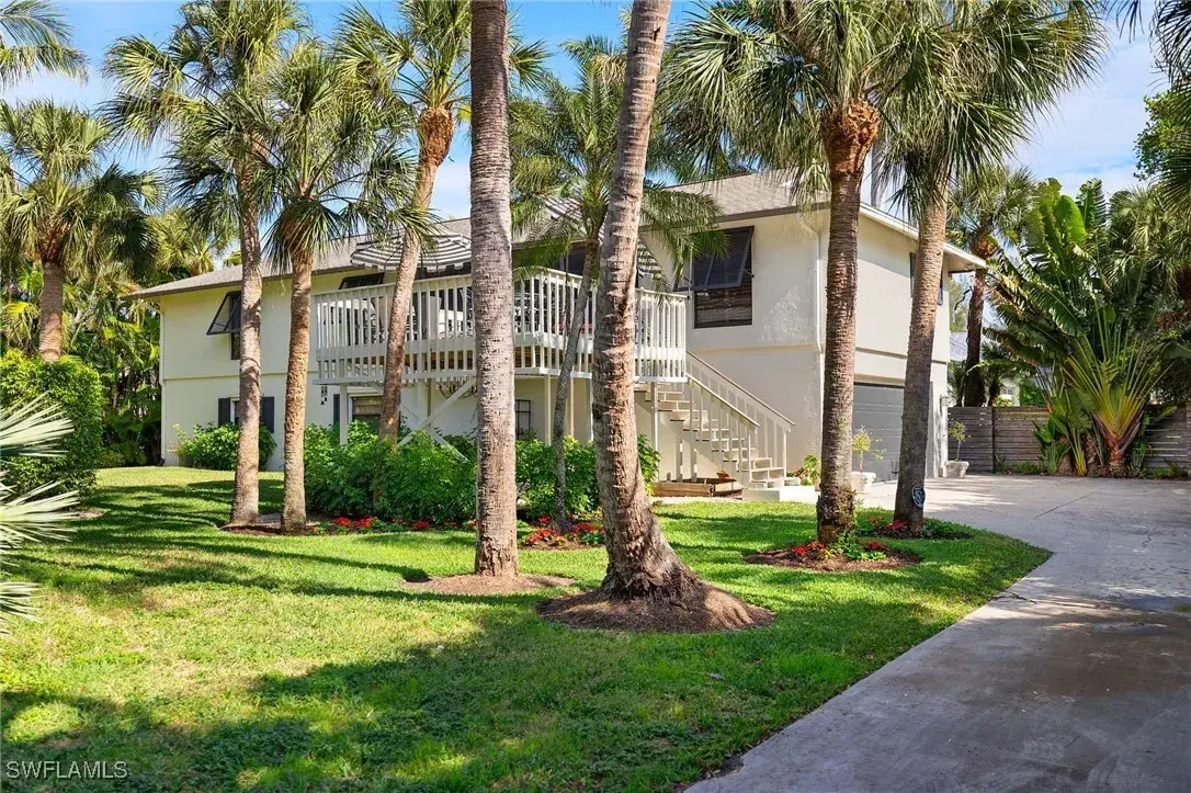 Picture of 1225 Sandpiper St, Naples, FL 34102