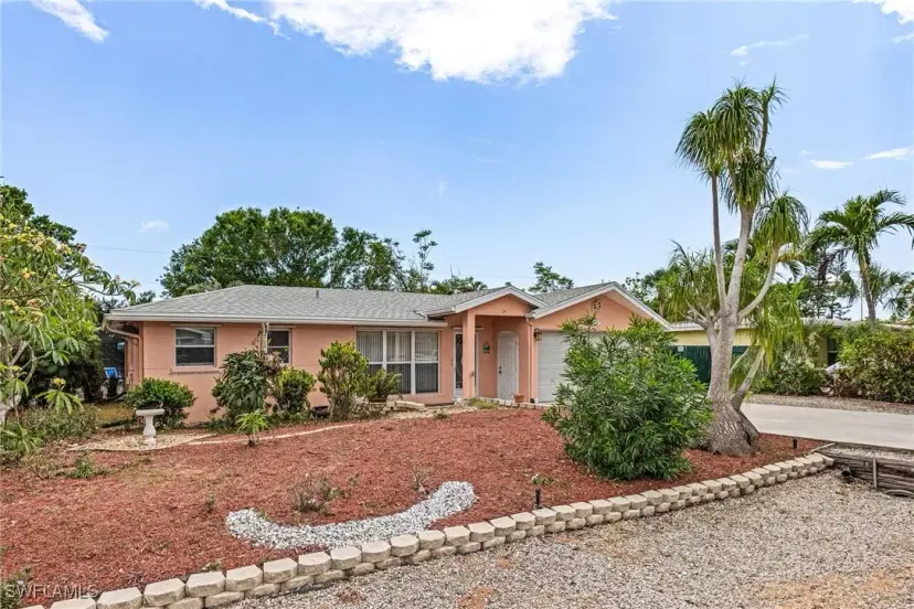 Picture of 734 Sharar Ct, Cape Coral FL 33904