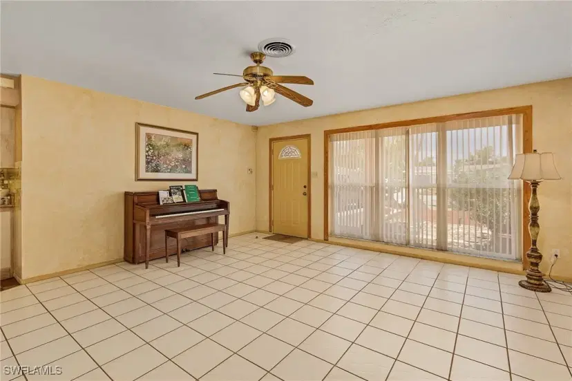 Picture of 734 Sharar Ct, Cape Coral FL 33904