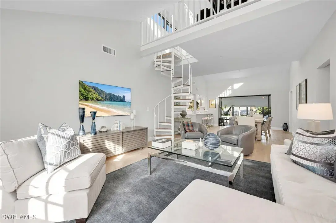 Picture of 314 7Th Ave S 8, Naples, FL 34102