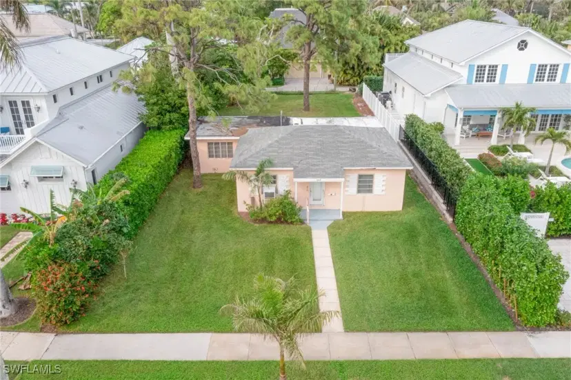 Picture of 343 1St Ave S, Naples FL 34102