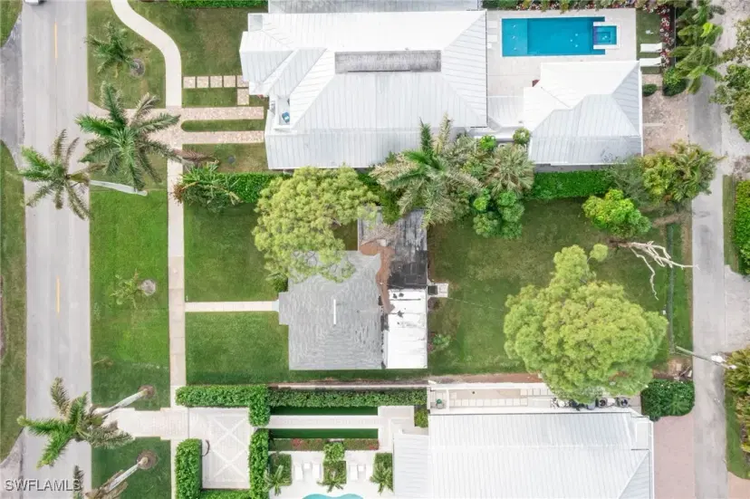 Picture of 343 1St Ave S, Naples FL 34102
