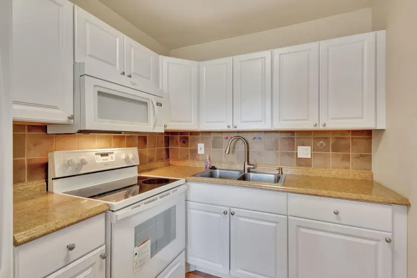Picture of 162 Coventry G, West Palm Beach FL 33417