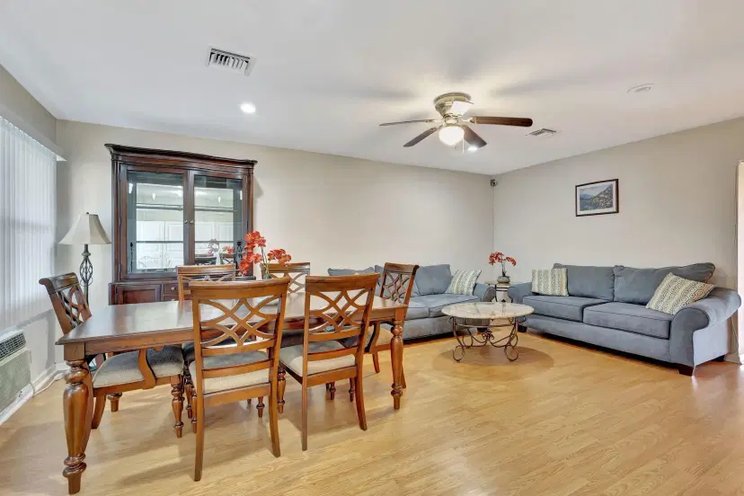 Picture of 162 Coventry G, West Palm Beach FL 33417