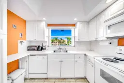 Picture of 9741 Sunrise Lakes Blvd 202, Sunrise, FL 33322