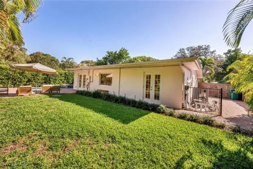 Picture of 1201 Milano Dr, Naples FL 34103