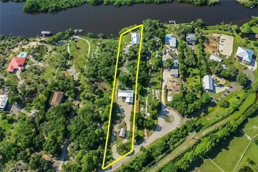 Picture of 3720 Ellis Rd, Fort Myers FL 33905