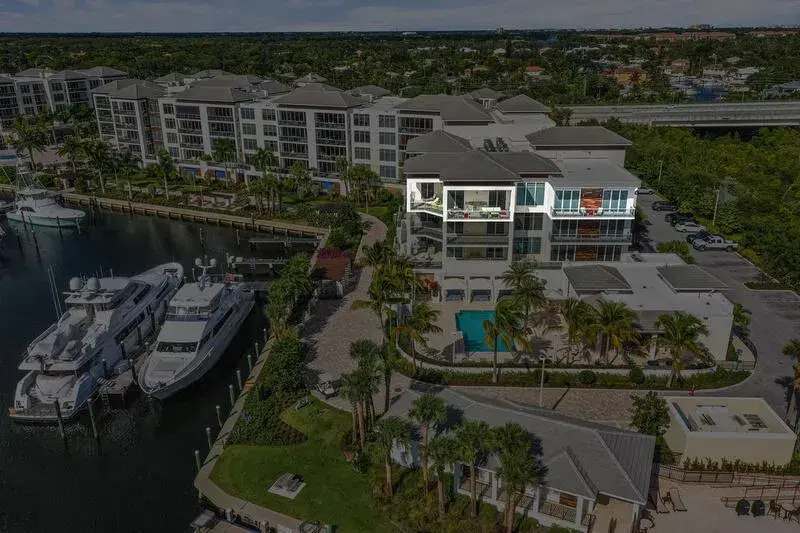 Picture of 2700 Donald Ross Road 412, Palm Beach Gardens FL 33410