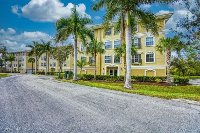 Picture of 10070 Lake Cove Dr 202, Fort Myers FL 33908