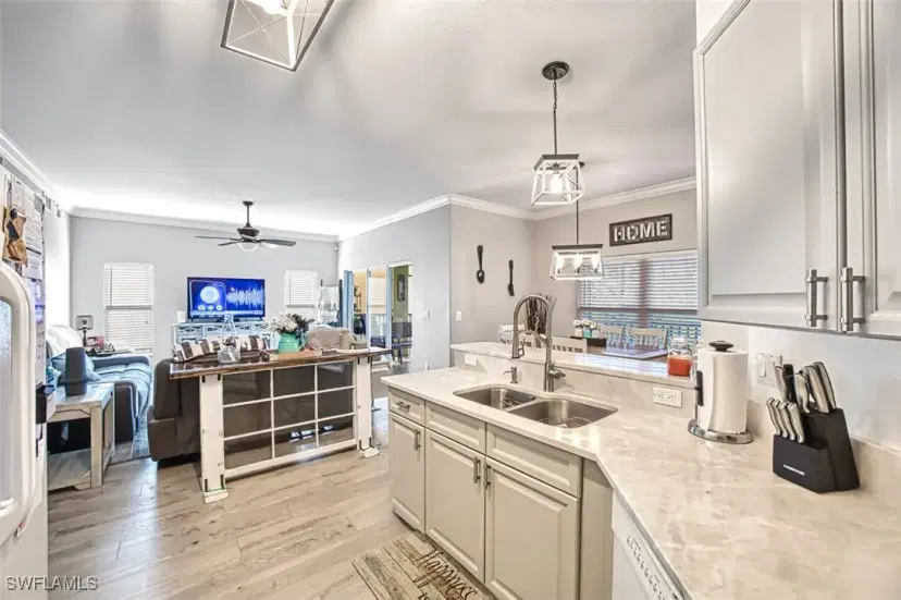 Picture of 10070 Lake Cove Dr 202, Fort Myers FL 33908