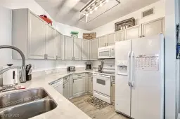 Picture of 10070 Lake Cove Dr 202, Fort Myers, FL 33908