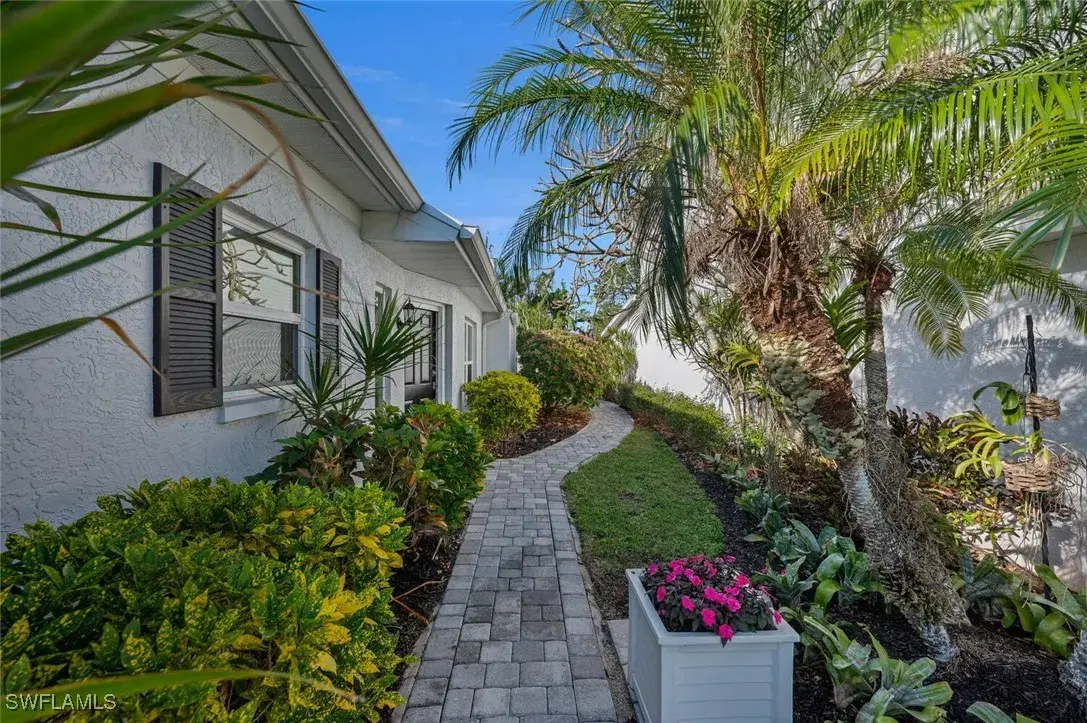 Picture of 3205 Carriage Cir, Naples, FL 34105