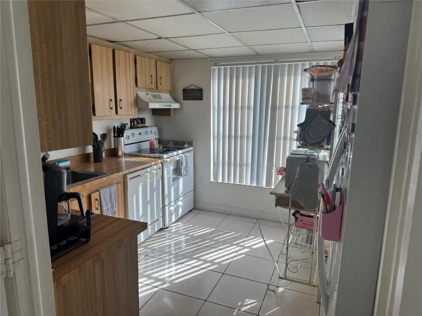 Picture of 4170 Inverrary Dr 311, Lauderhill FL 33319