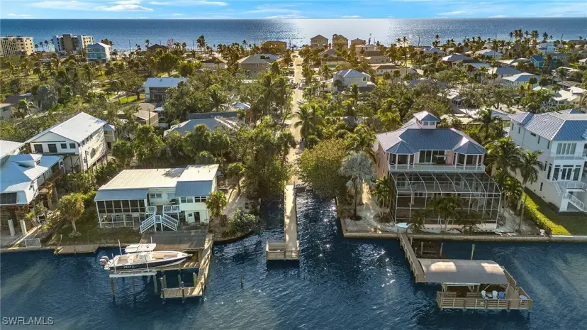 Picture of 150 Coconut Dr, Fort Myers Beach FL 33931