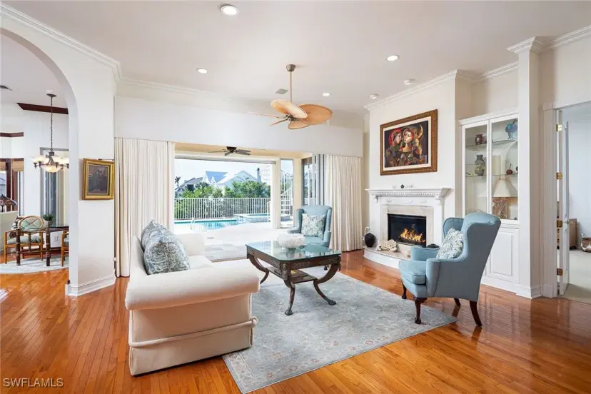 Picture of 140 Heron Ave, Naples FL 34108
