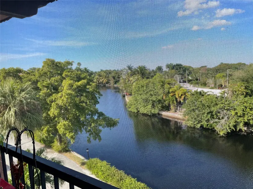 Picture of 610 Tennis Club Dr 401, Fort Lauderdale FL 33311