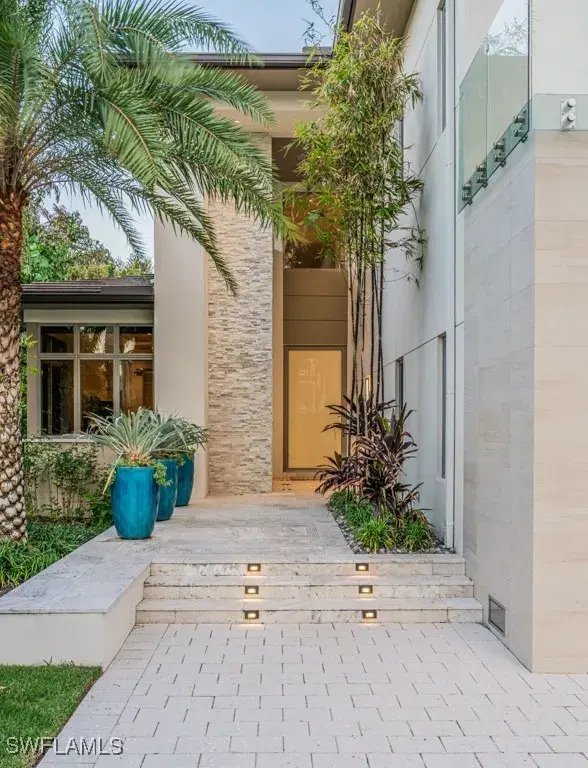 Picture of 355 7Th Ave S, Naples FL 34102