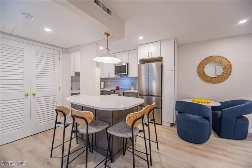 Picture of 1295 Gulf Shore Blvd S 106, Naples FL 34102