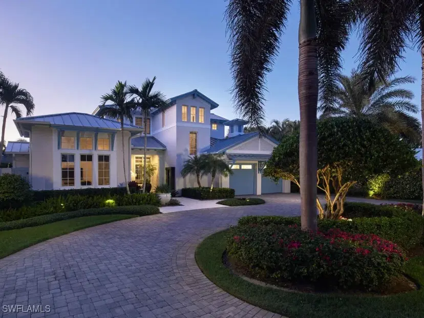 Picture of 631 Broad Ct N, Naples FL 34102