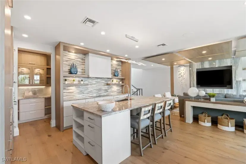 Picture of 121 Barefoot Cir 16, Bonita Springs FL 34134