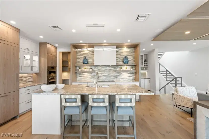 Picture of 121 Barefoot Cir 16, Bonita Springs FL 34134