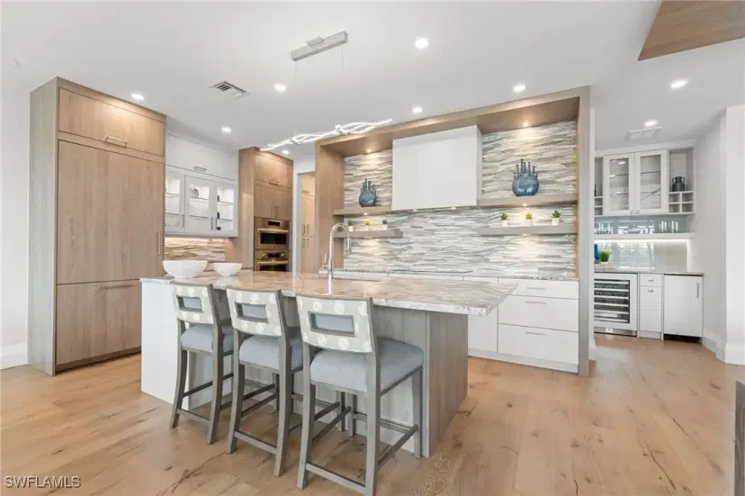 Picture of 121 Barefoot Cir 16, Bonita Springs FL 34134